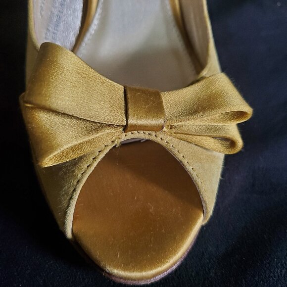 J. Crew Suede Leather Peep-Toe Gold Green Heels - Size 7.5 - Picture 1 of 9